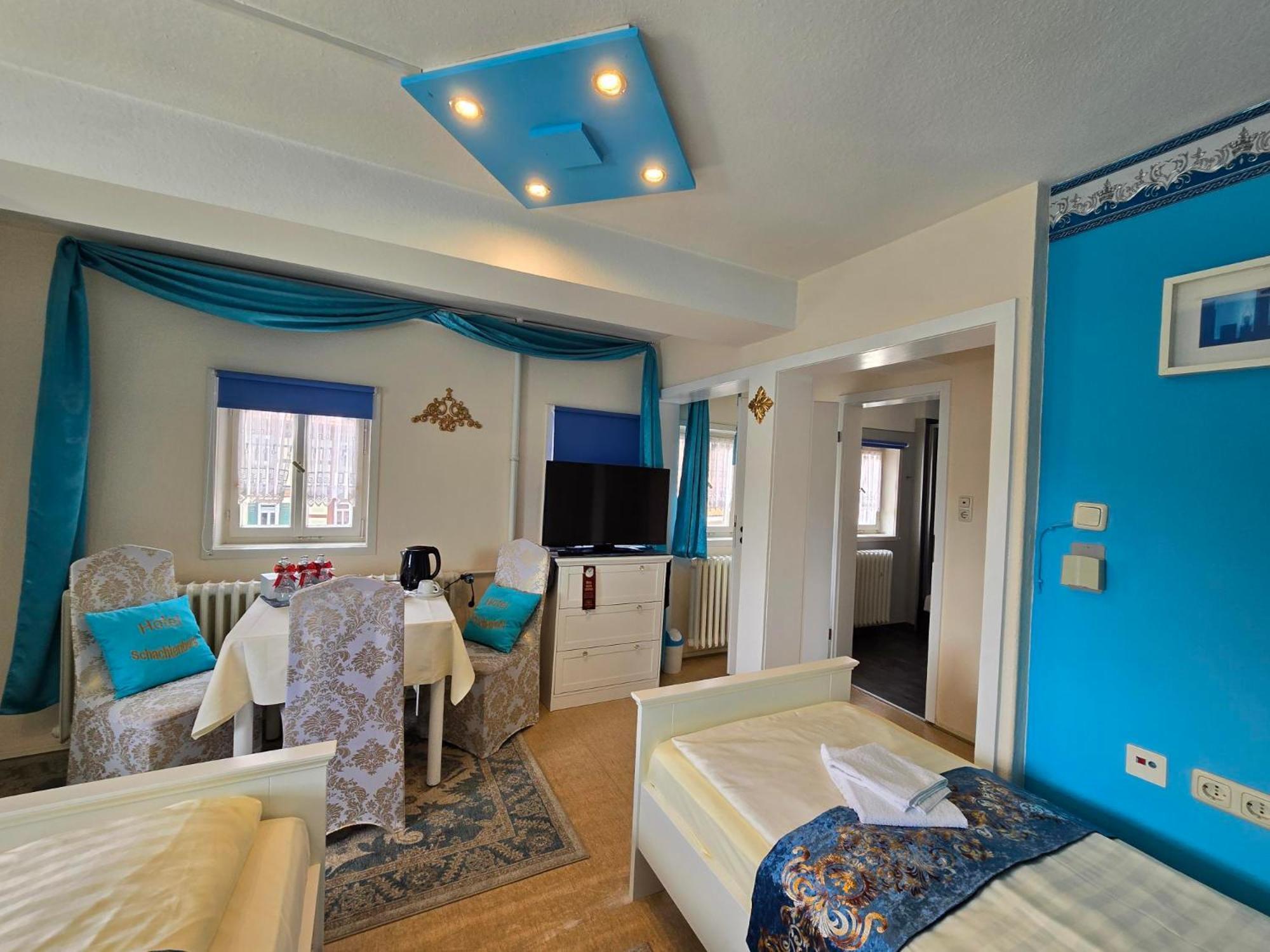 Hotel & Cafe Schachtenburg ชลิตซ์ ภายนอก รูปภาพ