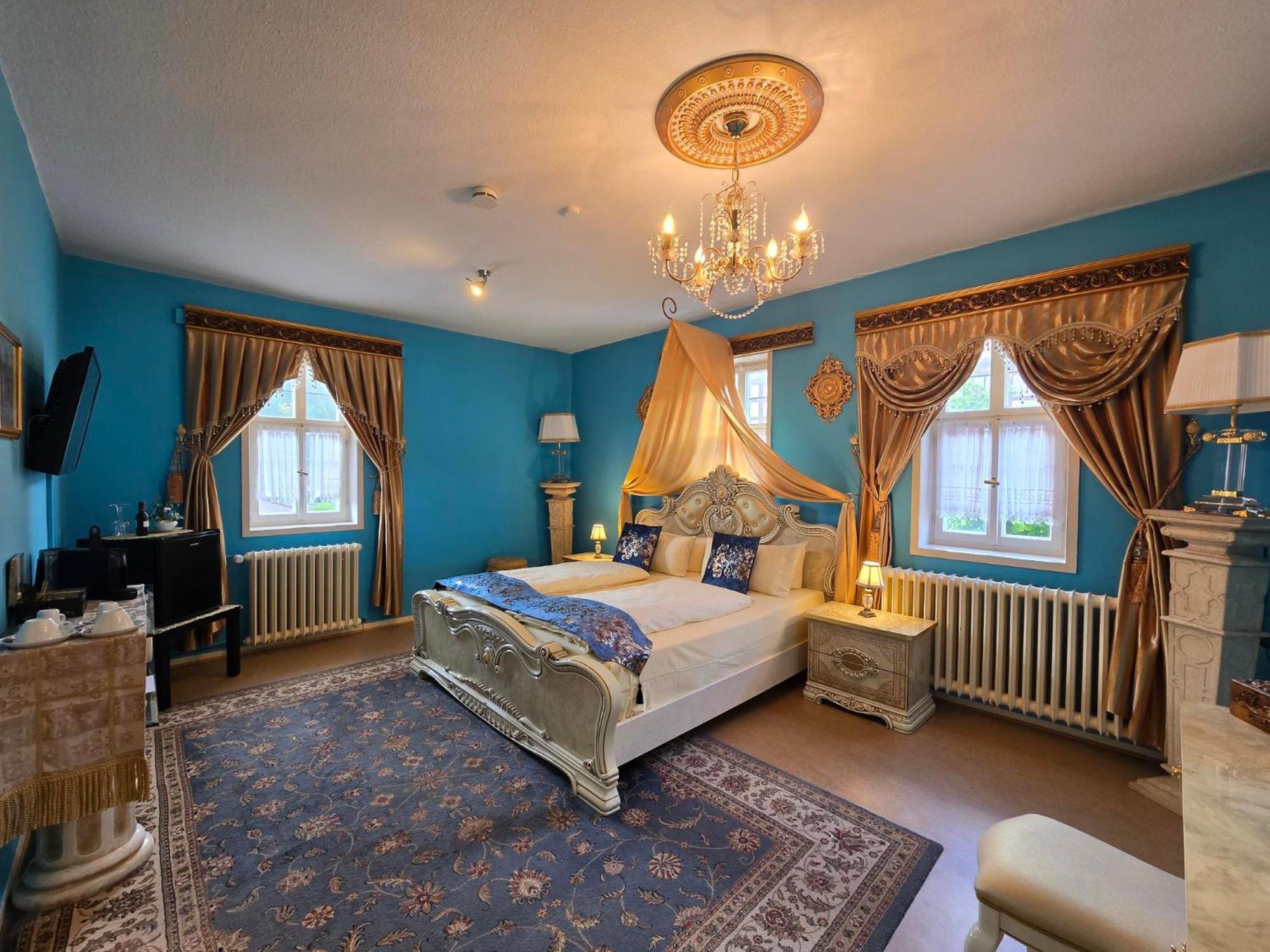 Hotel & Cafe Schachtenburg ชลิตซ์ ภายนอก รูปภาพ