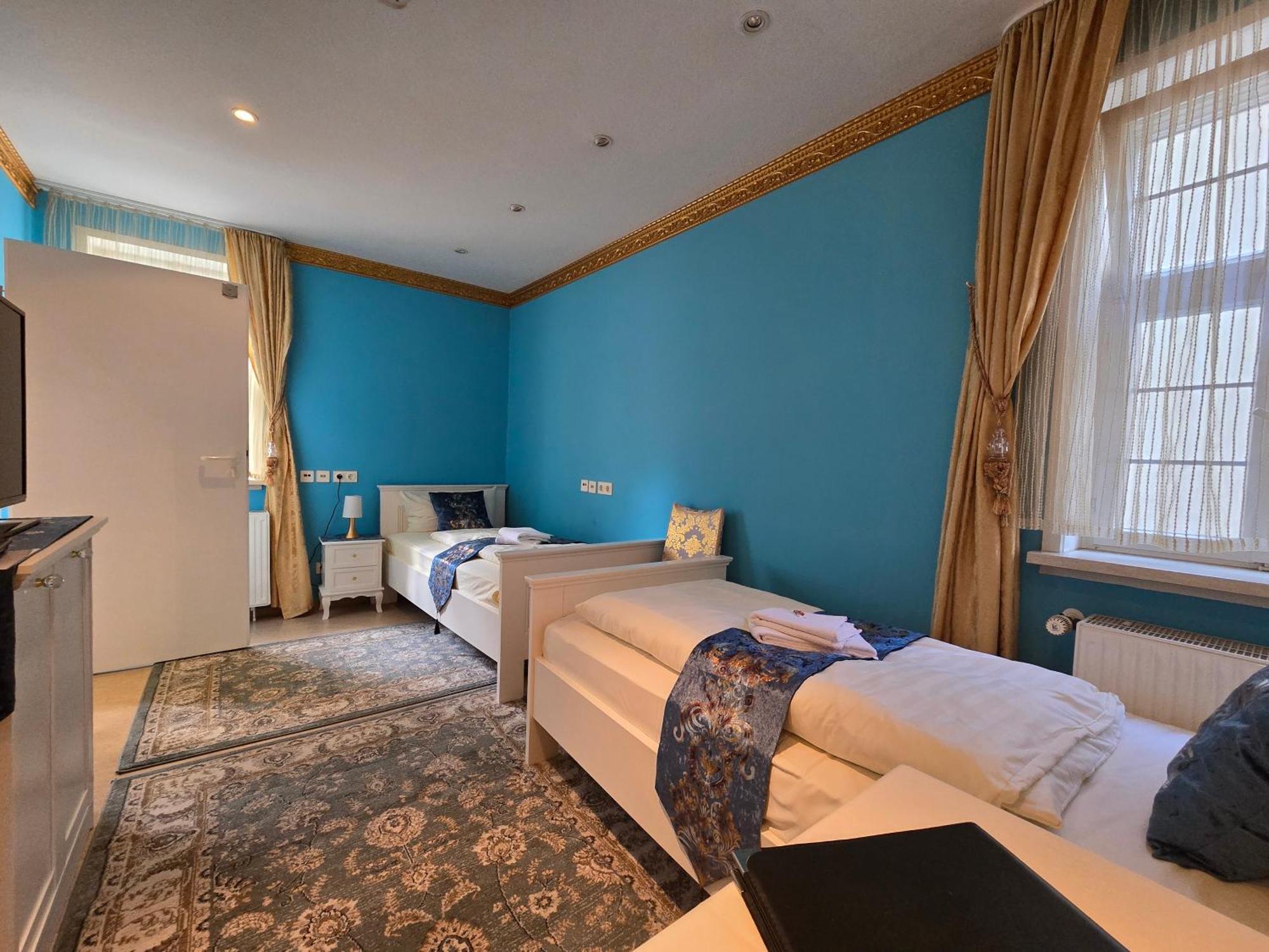 Hotel & Cafe Schachtenburg ชลิตซ์ ภายนอก รูปภาพ