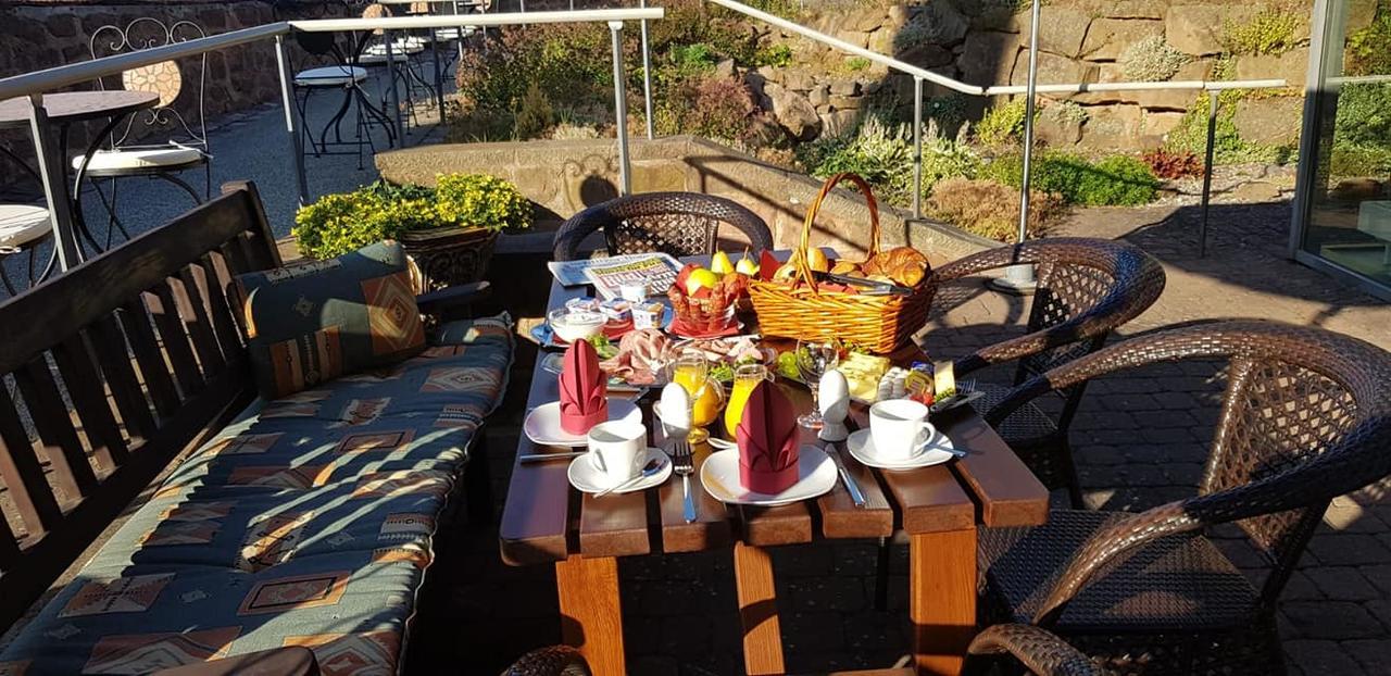Hotel & Cafe Schachtenburg ชลิตซ์ ภายนอก รูปภาพ